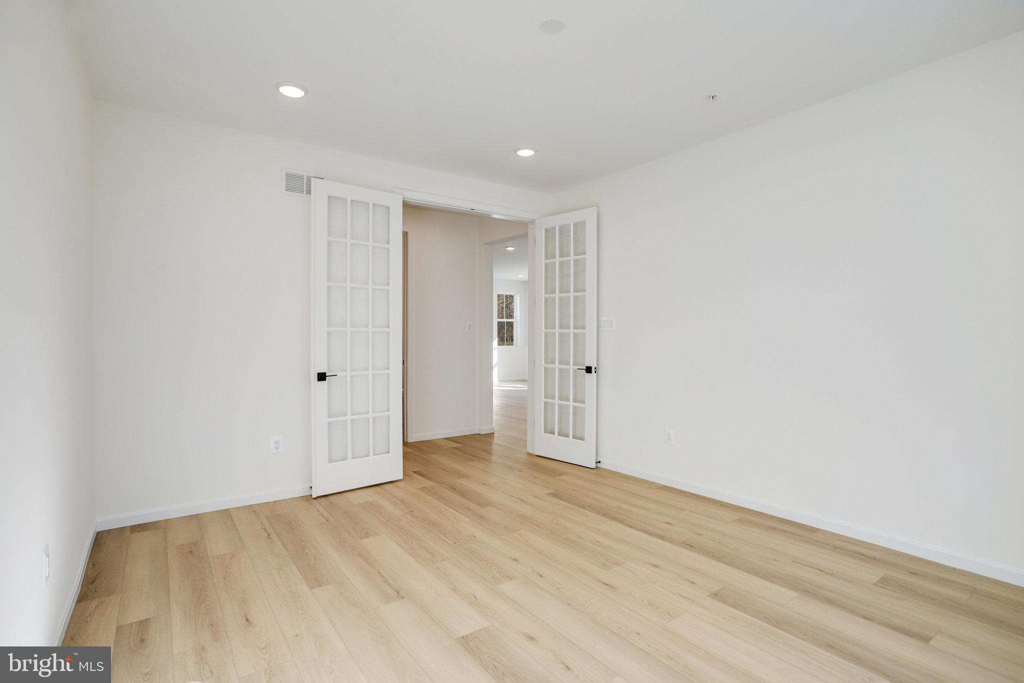 ROBERTS CROSSING - Residential