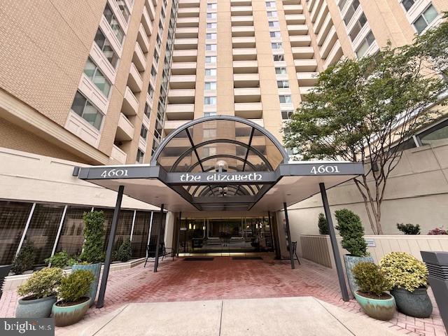 THE ELIZABETH - Residential