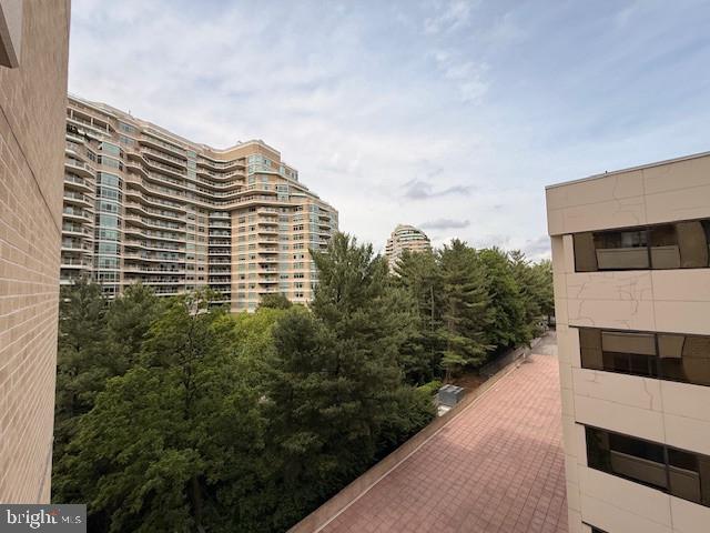 THE ELIZABETH - Residential