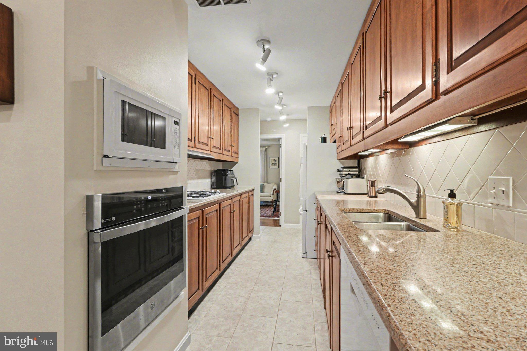 HEATHERLANDS - Residential