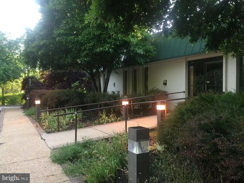 Photo of 2502 Urbana Pike, IJAMSVILLE, MD 21754 (MLS # MDFR2079776)