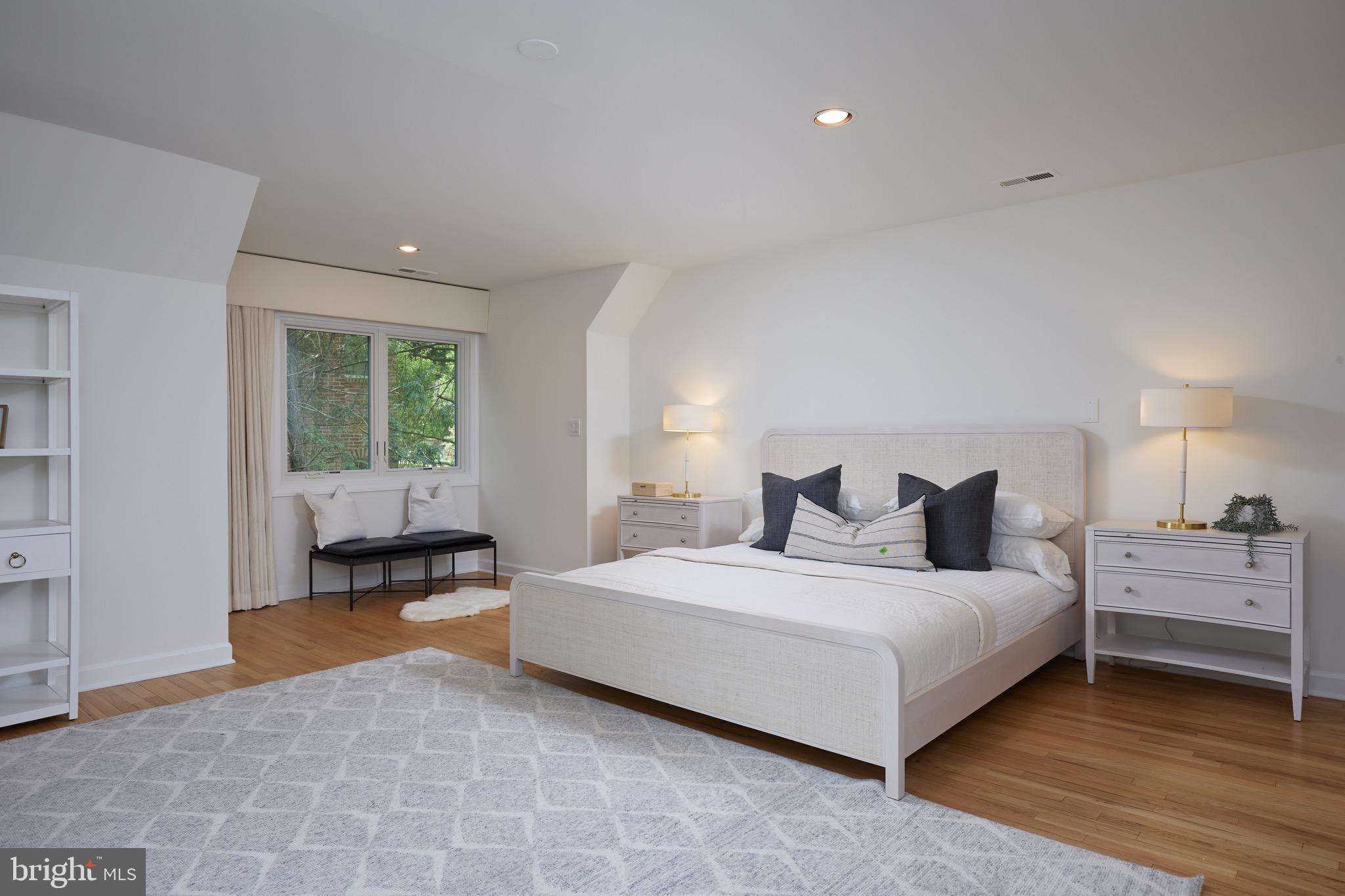 CHAIN BRIDGE WOODS - Residential