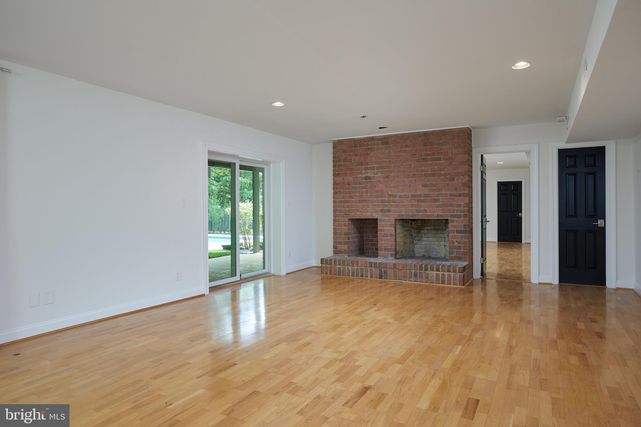 CHAIN BRIDGE WOODS - Residential