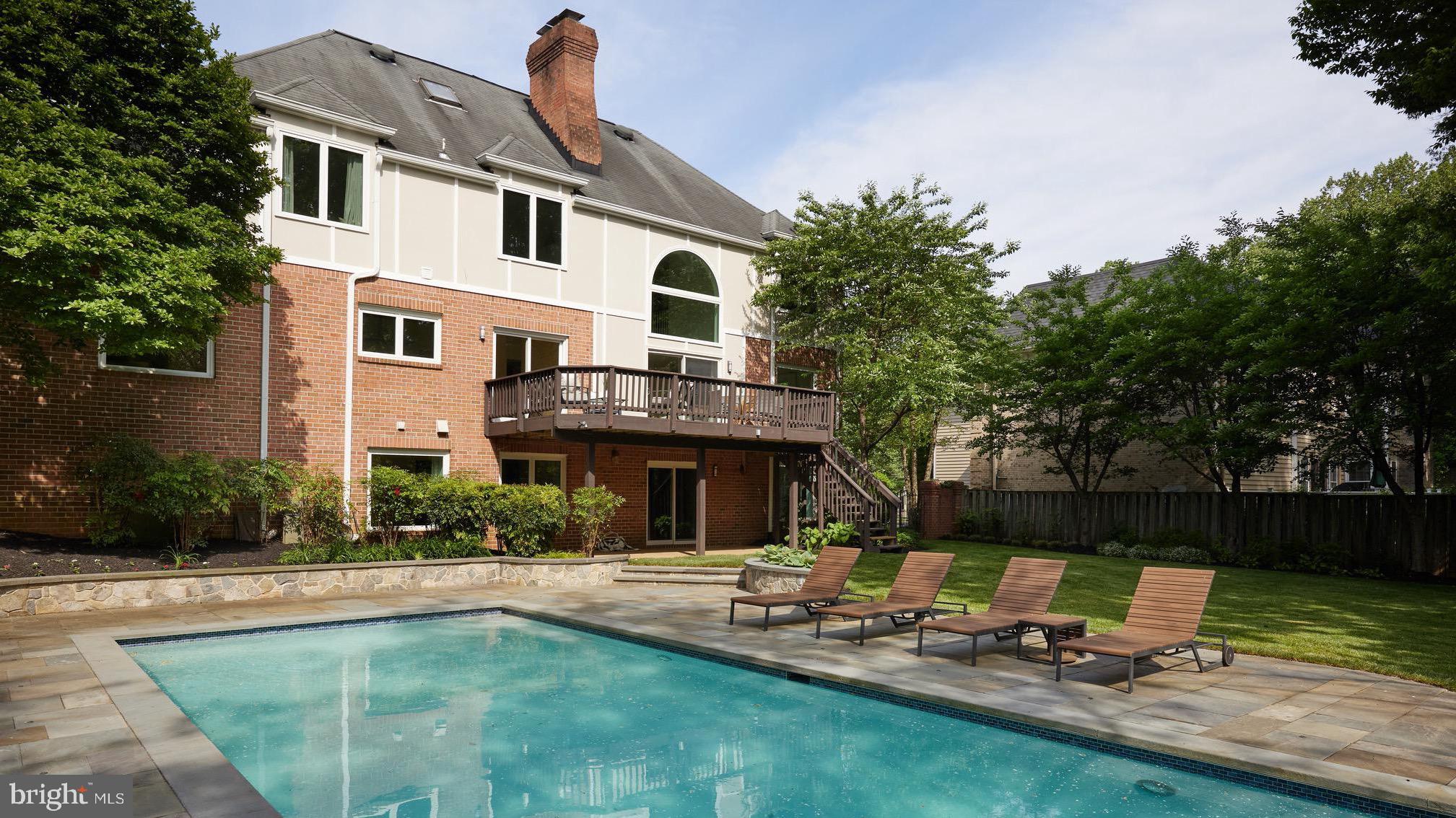 CHAIN BRIDGE WOODS - Residential