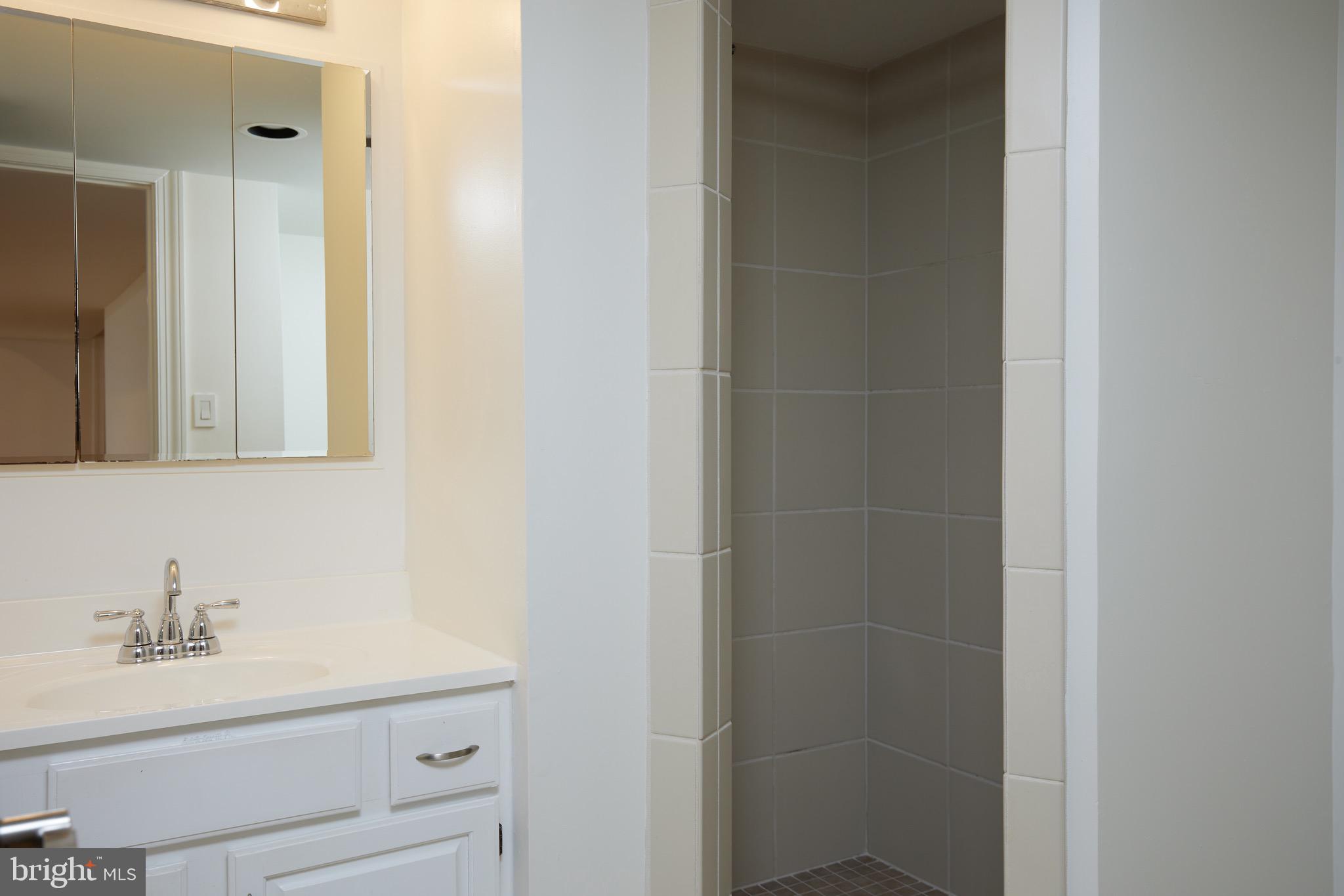 CHAIN BRIDGE WOODS - Residential