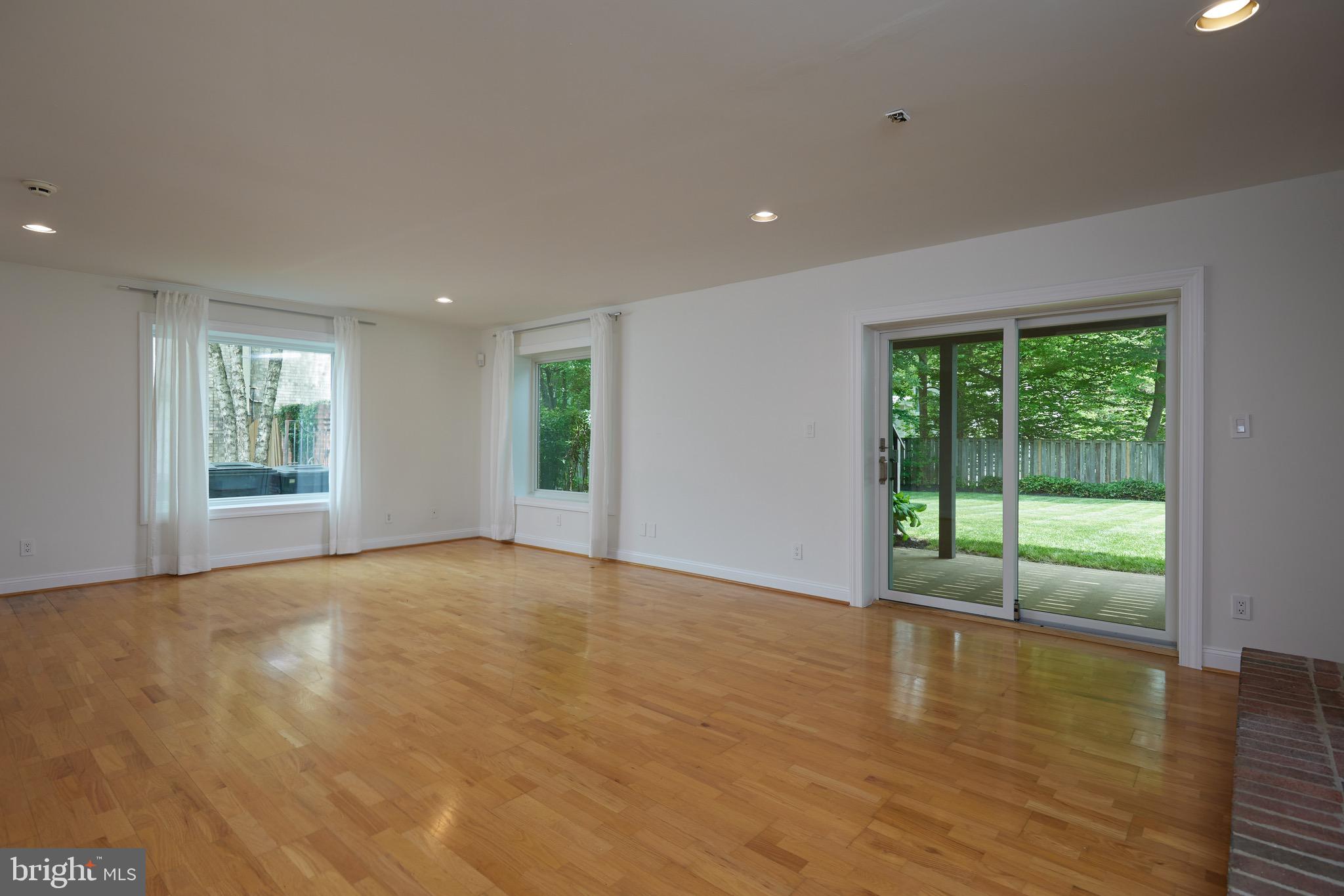 CHAIN BRIDGE WOODS - Residential