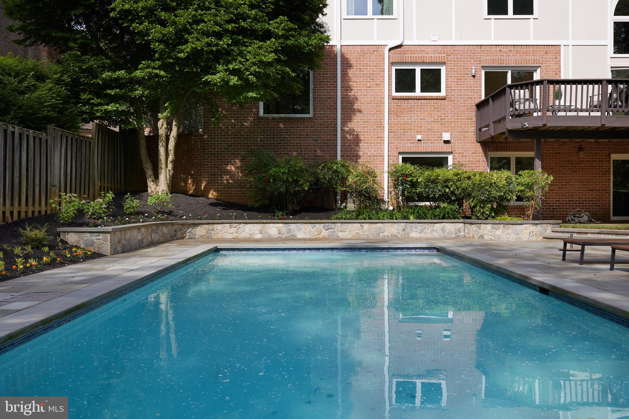 CHAIN BRIDGE WOODS - Residential