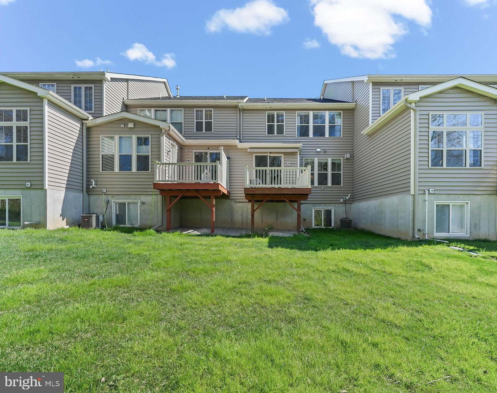 PEMBERTON - Residential