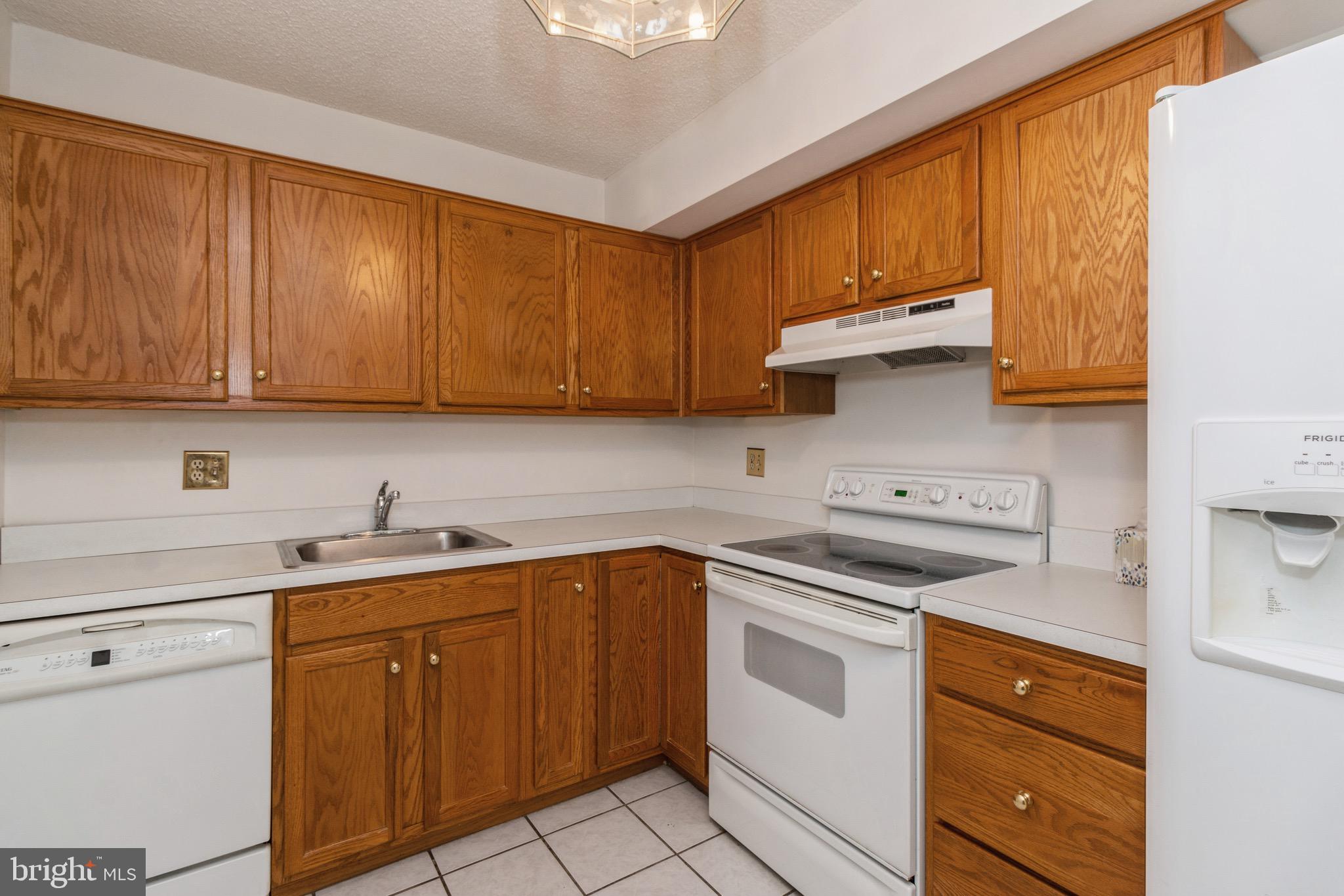 PLYMOUTH HILLS - Residential