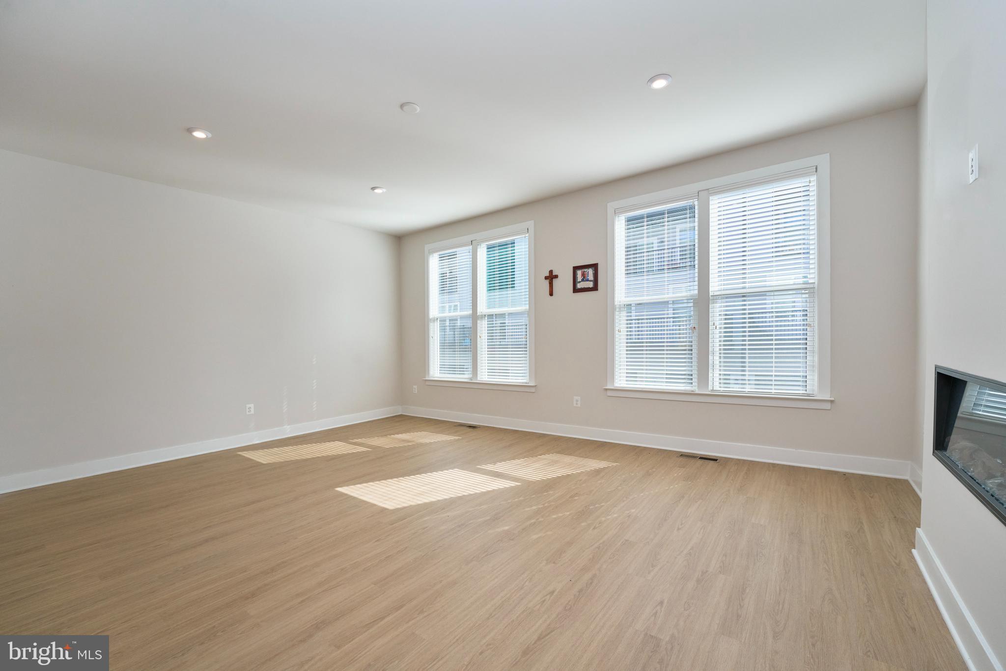 2315 LIBERTY LOOP