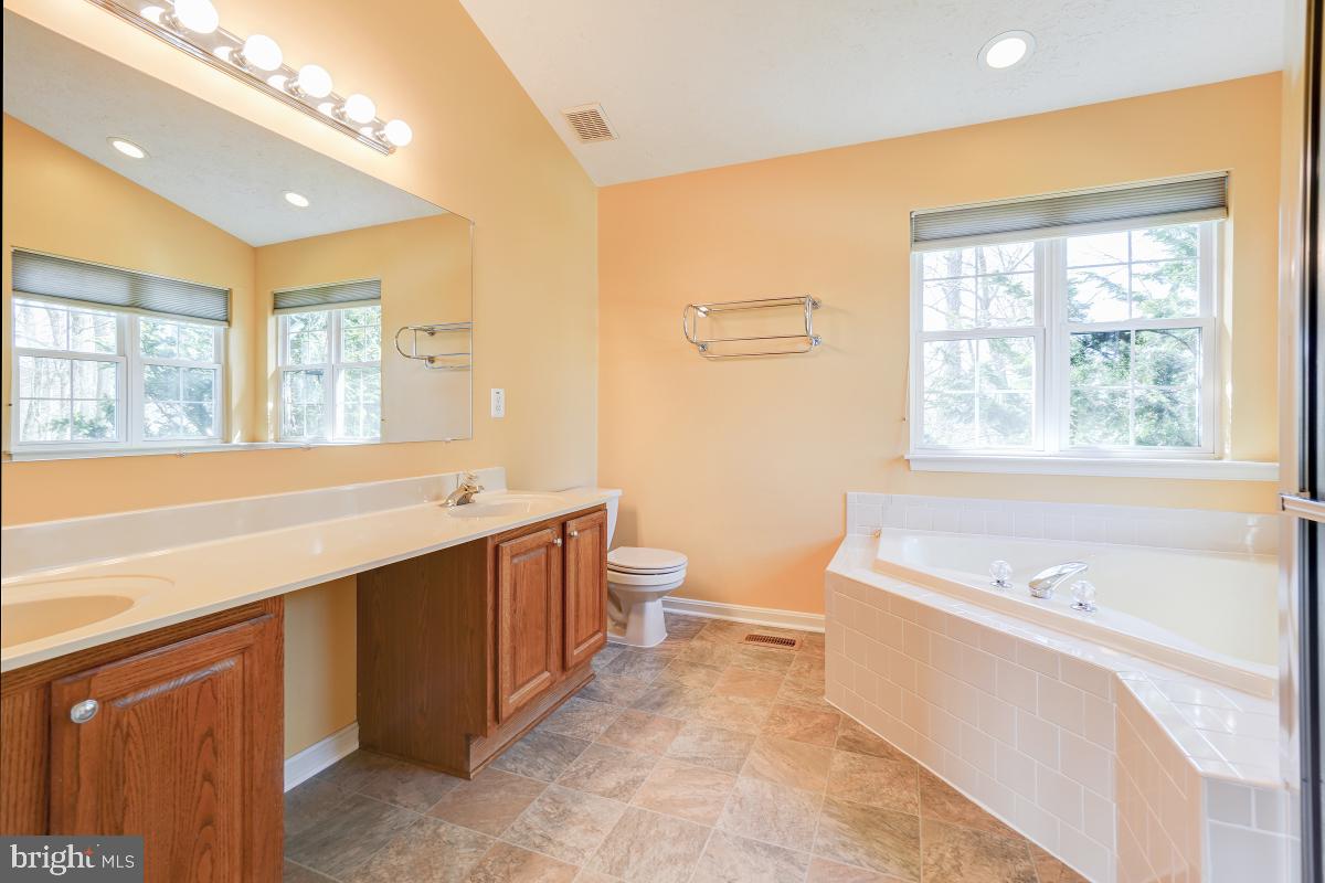 VILLAGE OF BYNUM RUN - Residential