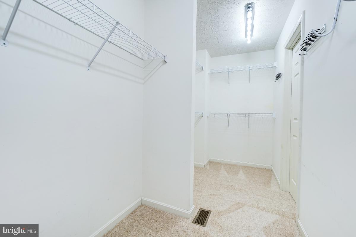 VILLAGE OF BYNUM RUN - Residential