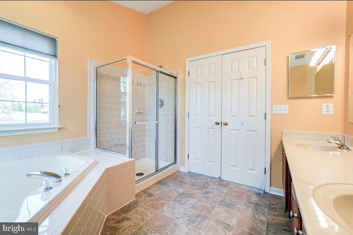 VILLAGE OF BYNUM RUN - Residential