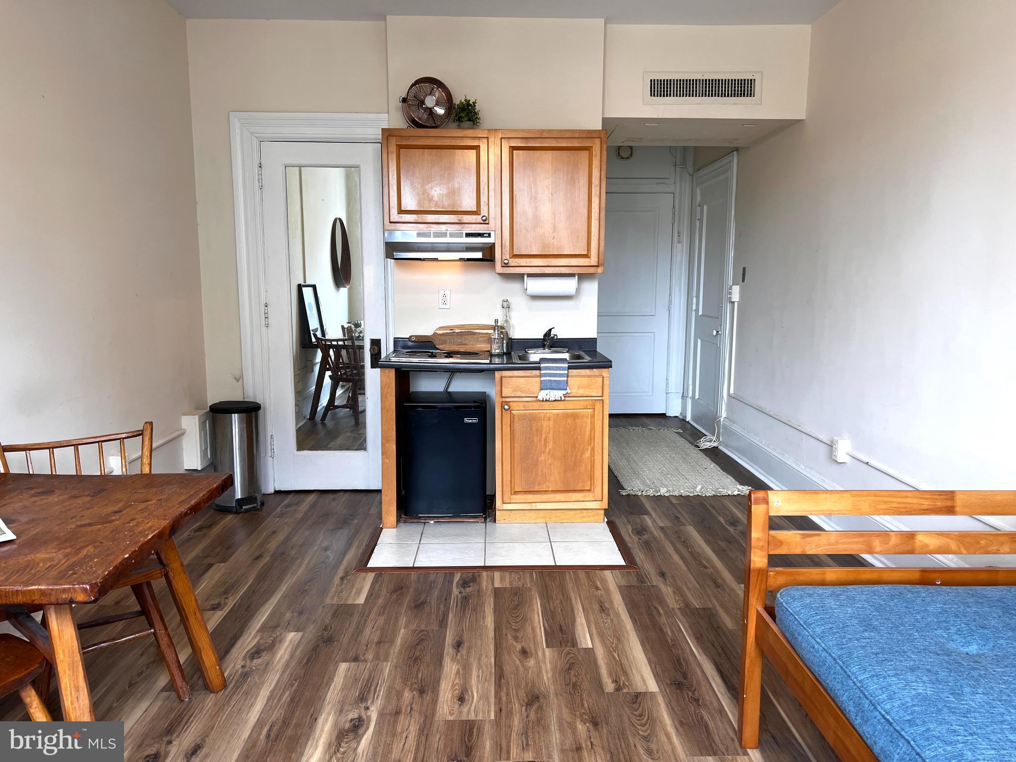 WASHINGTON SQ - Residential