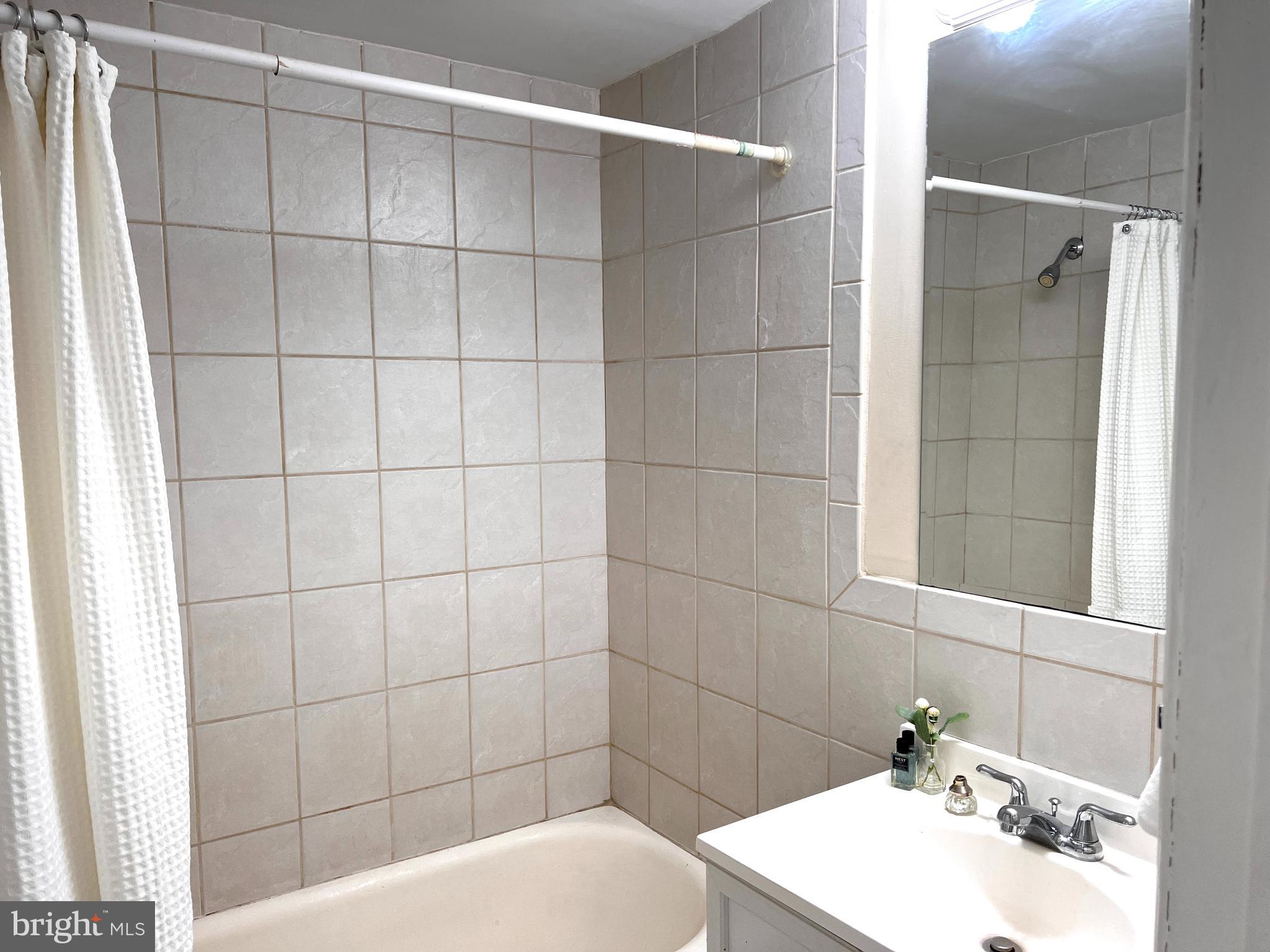 WASHINGTON SQ - Residential