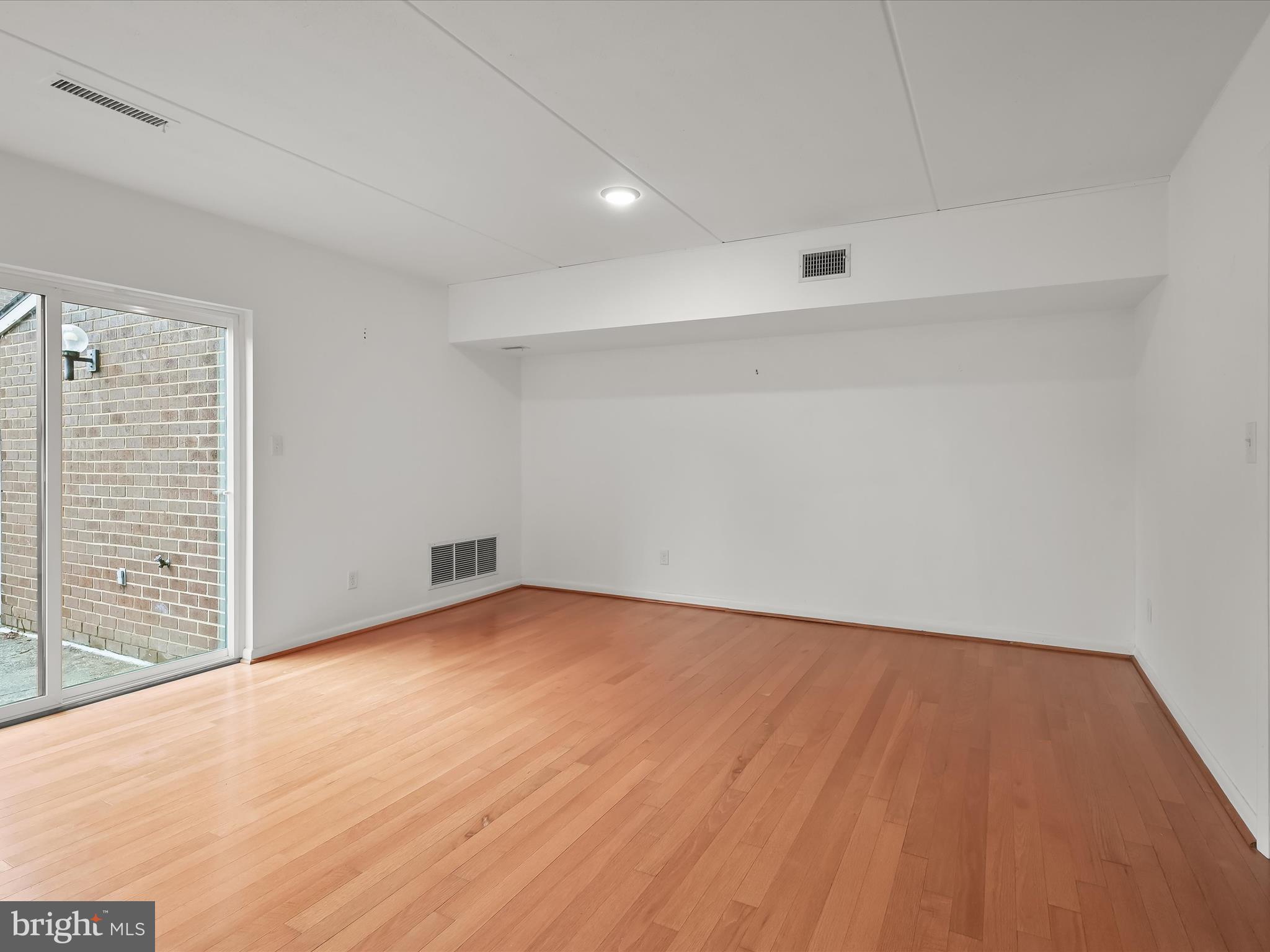 ANNEN WOODS - Residential