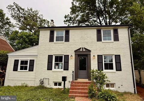 5141 10TH STREET N ARLINGTON VA 22205