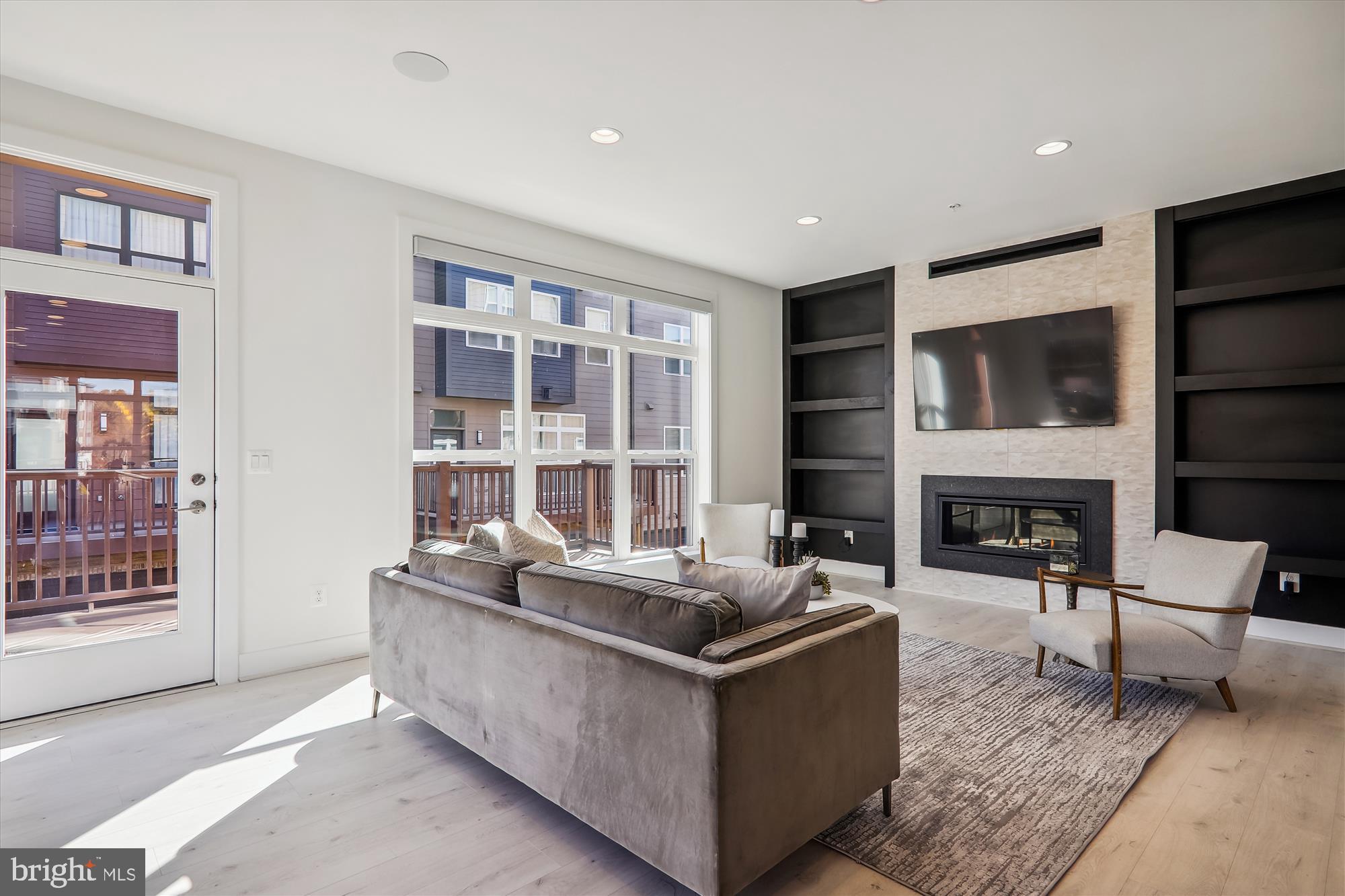 TOWER OAKS - Residential