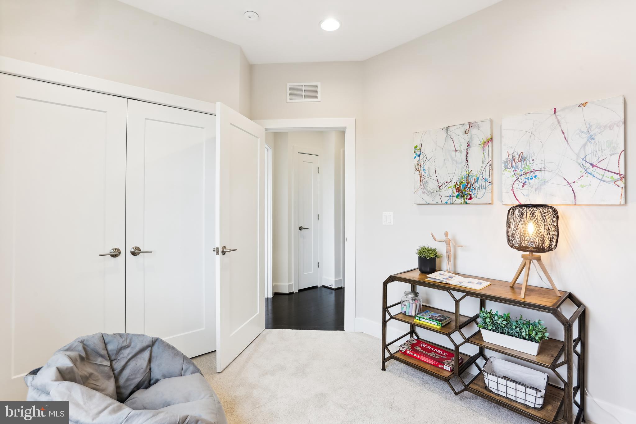 TOWER OAKS - Residential