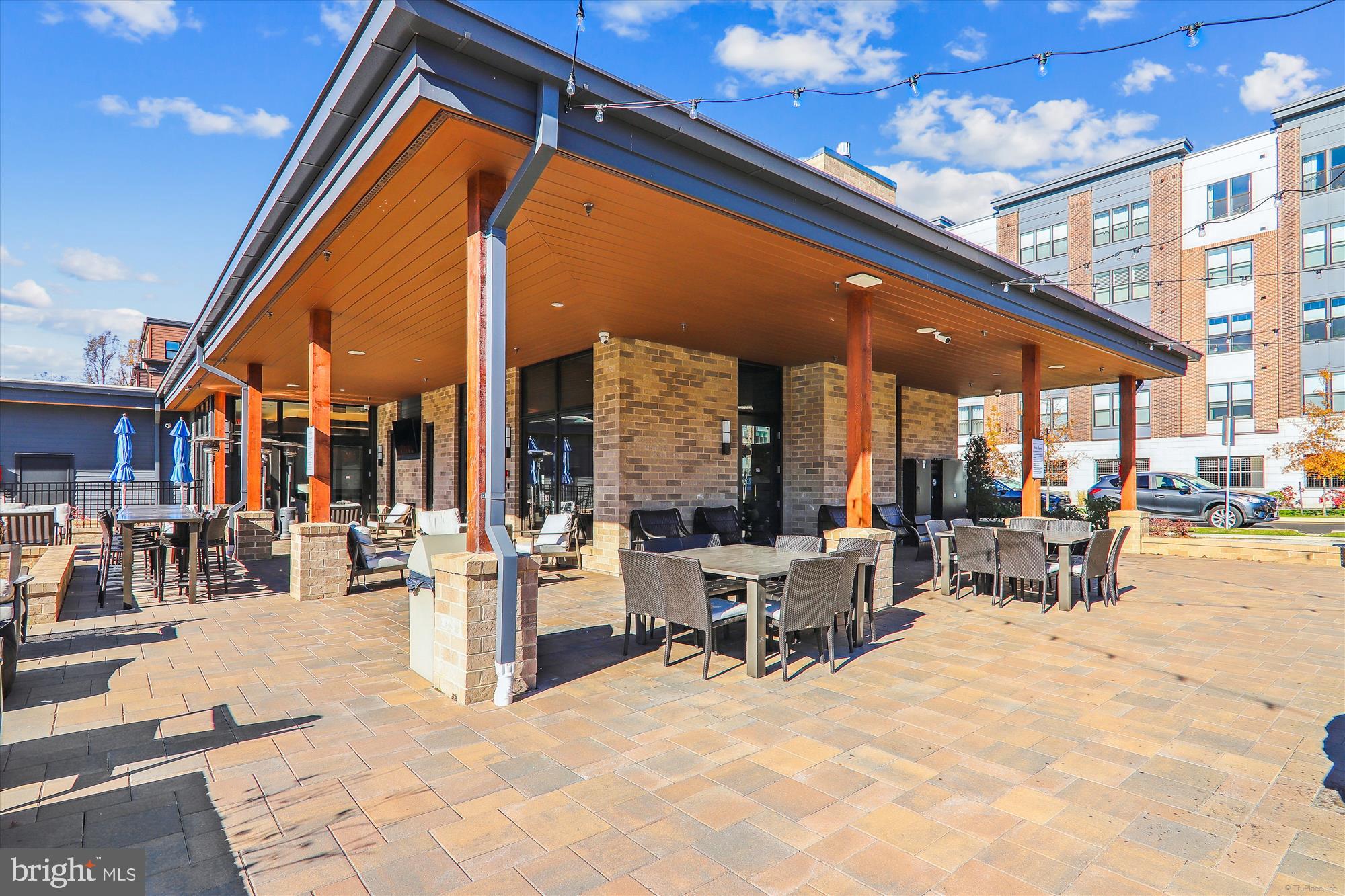 TOWER OAKS - Residential