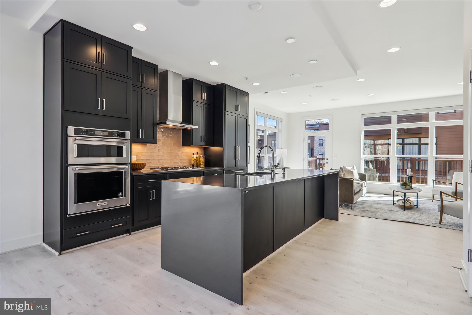 TOWER OAKS - Residential