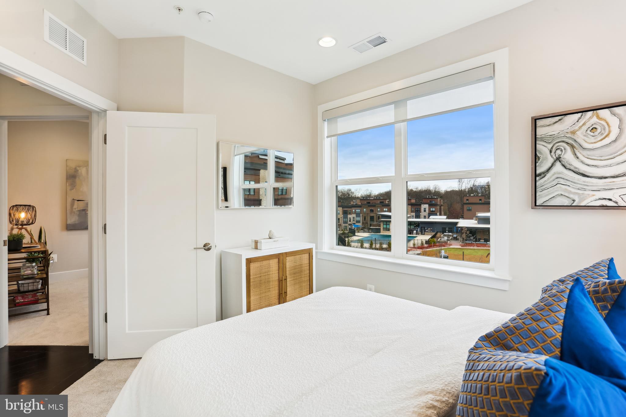 TOWER OAKS - Residential