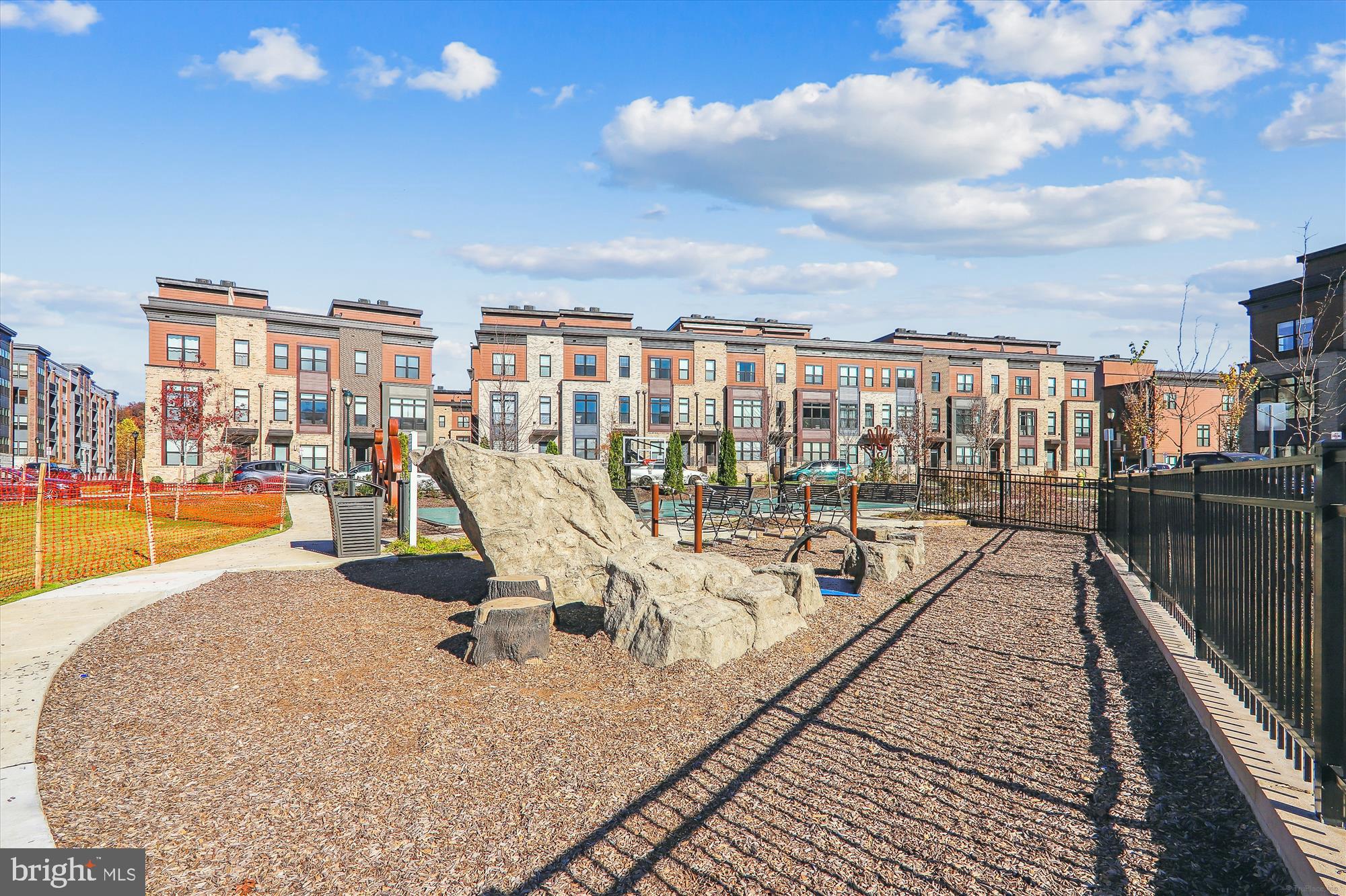 TOWER OAKS - Residential