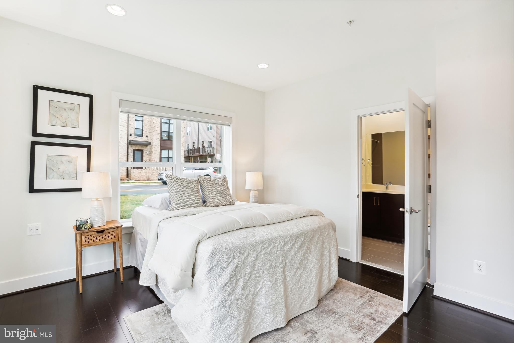 TOWER OAKS - Residential