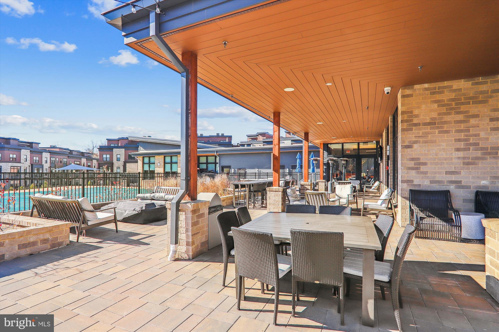 TOWER OAKS - Residential