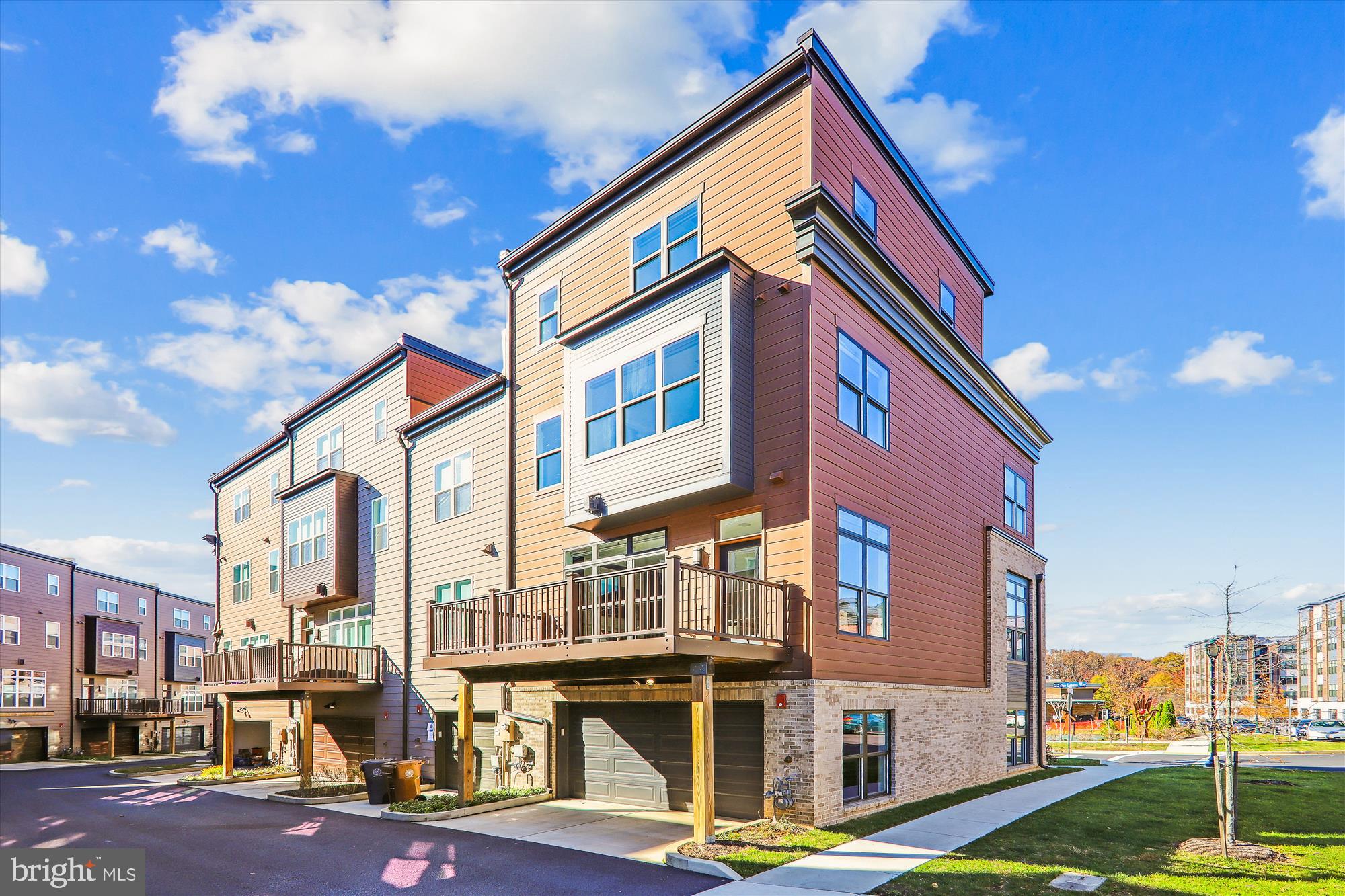 TOWER OAKS - Residential