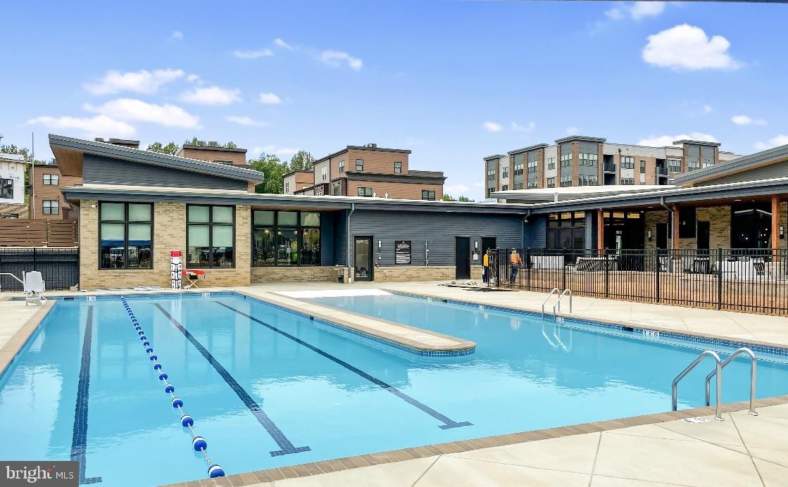 TOWER OAKS - Residential