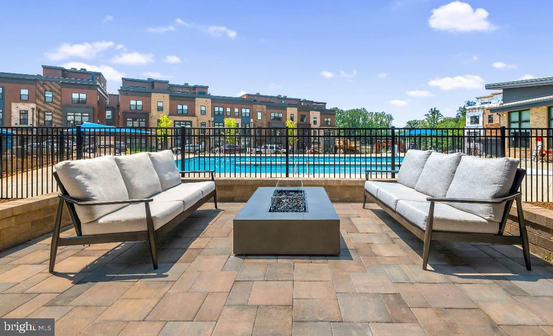 TOWER OAKS - Residential