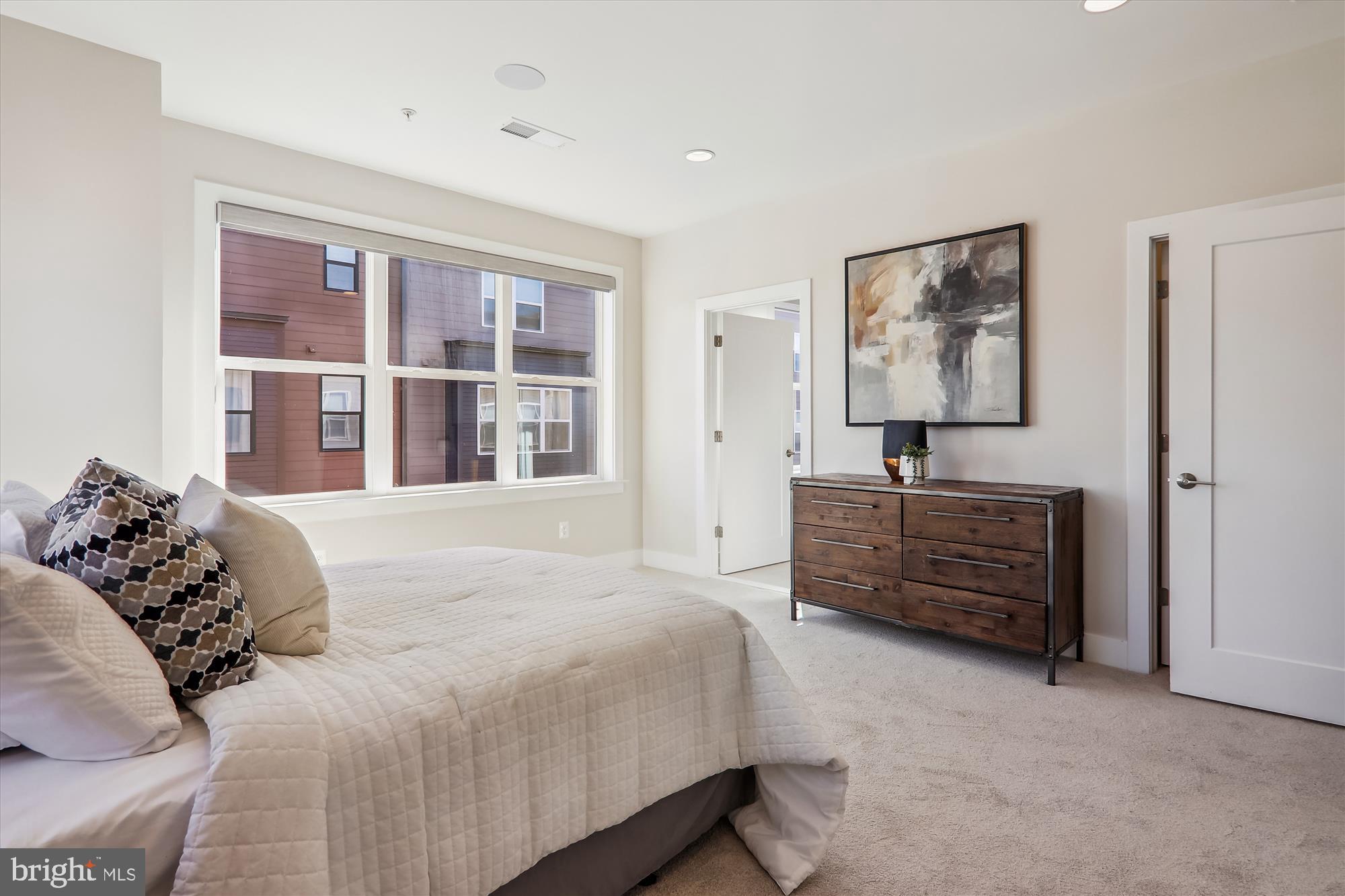 TOWER OAKS - Residential