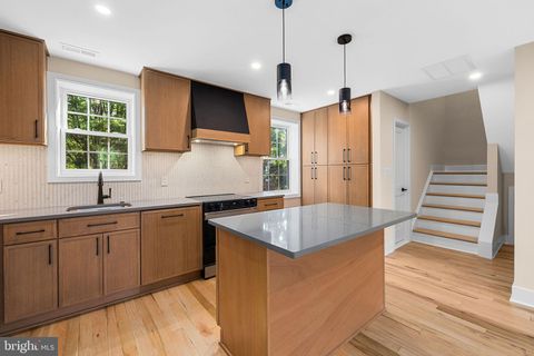 4505 36TH STREET S B2 ARLINGTON VA 22206