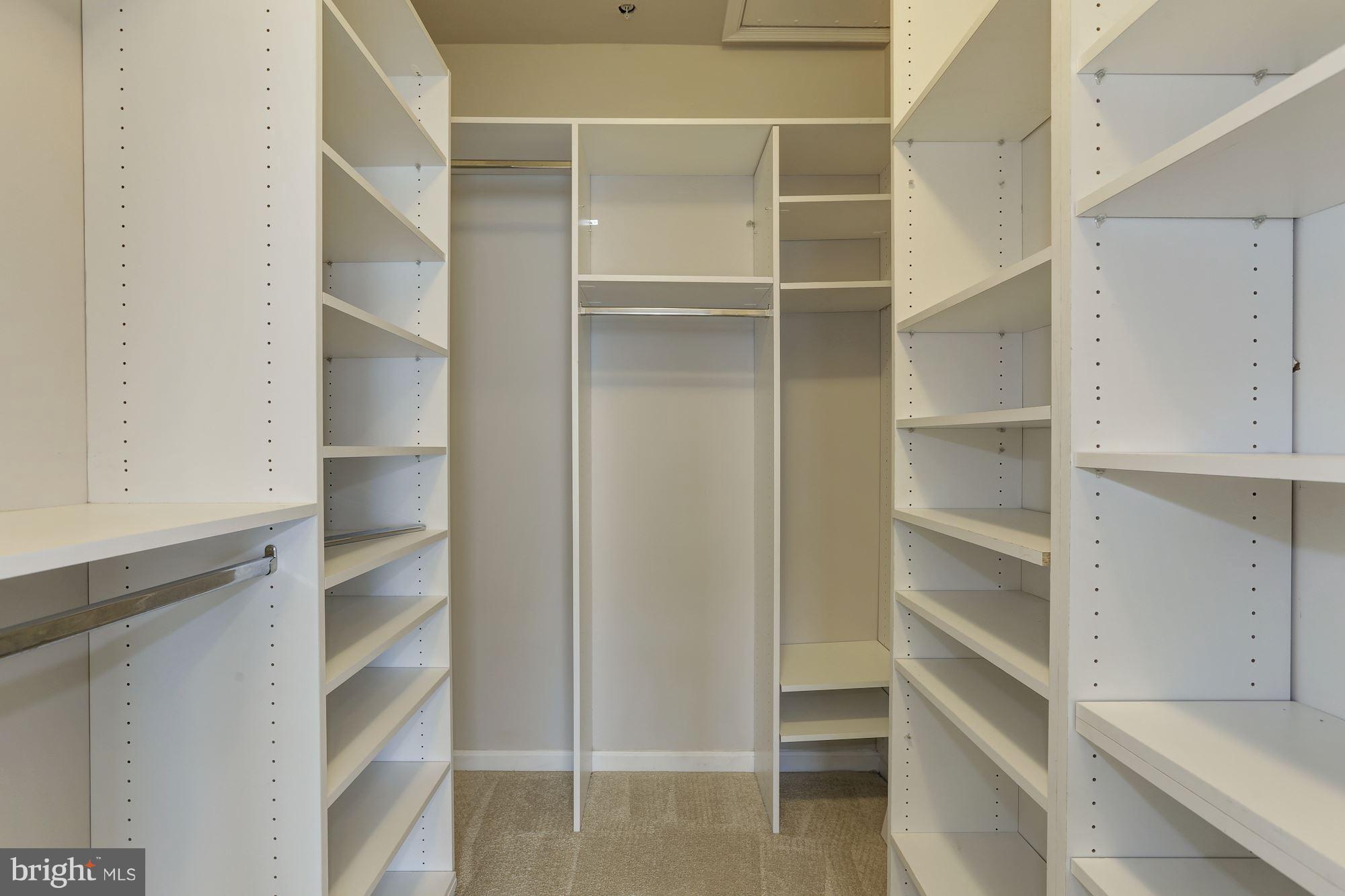 SOUTH RIVER COLONY - Residential