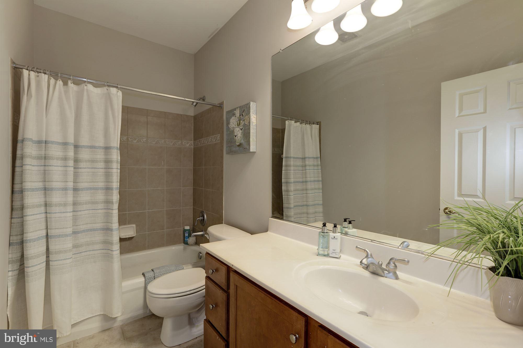 SOUTH RIVER COLONY - Residential