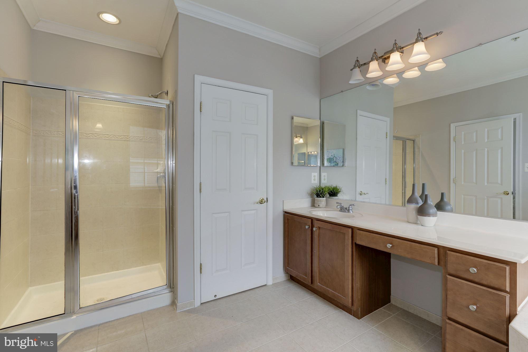 SOUTH RIVER COLONY - Residential