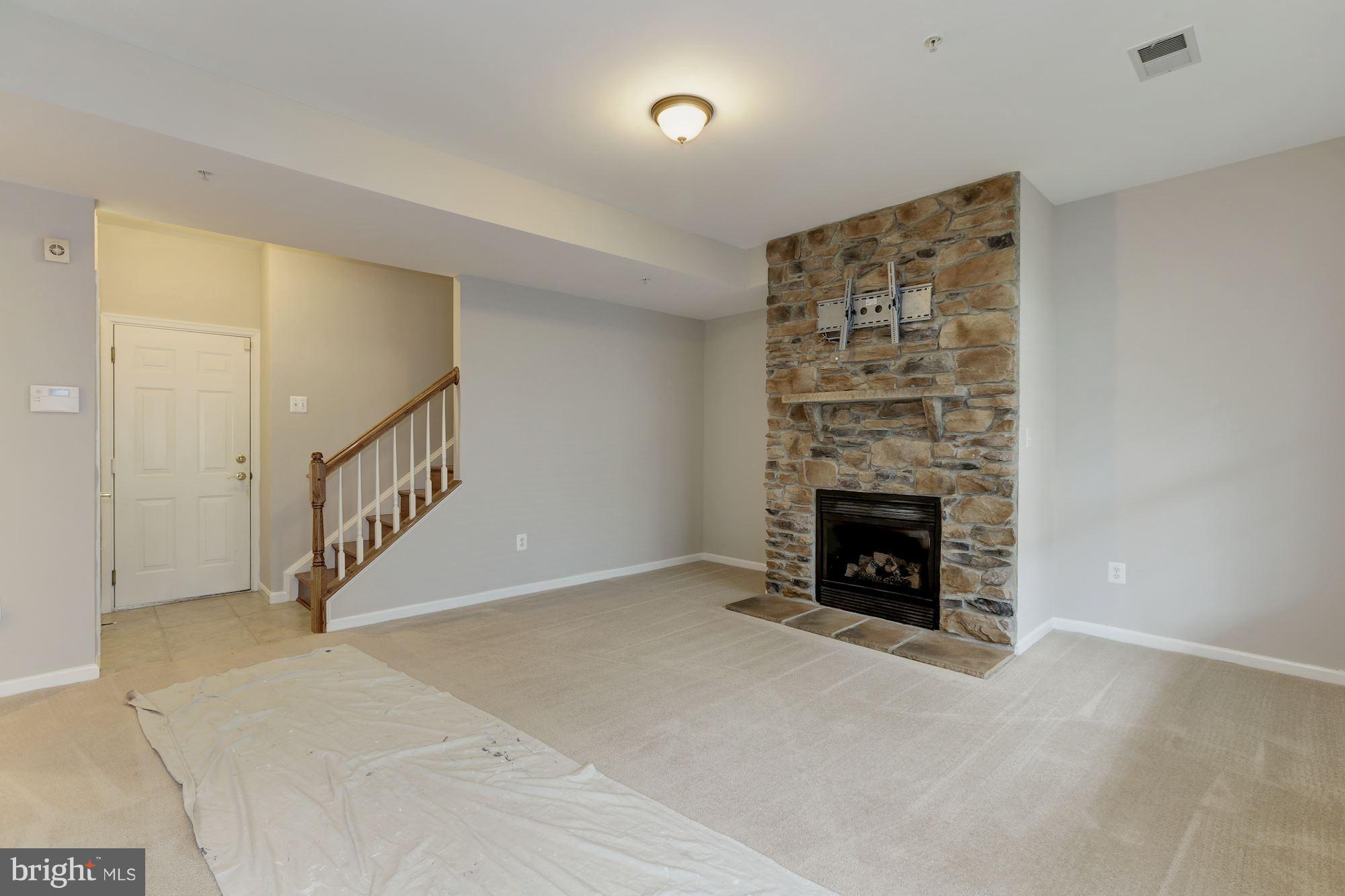 SOUTH RIVER COLONY - Residential