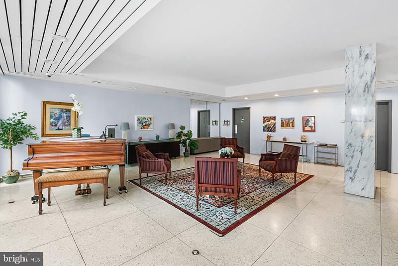 COVENTRY HOUSE - Residential