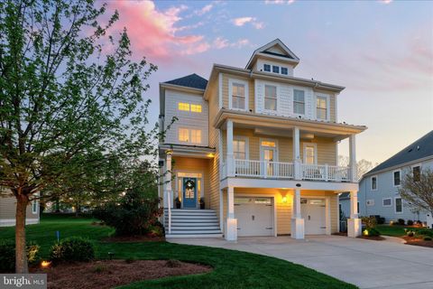 Photo of 33425 Islander Drive, MILLSBORO, DE 19966 (MLS # DESU2109842)