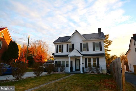 Photo of 17529 Virginia Avenue, HAGERSTOWN, MD 21740 (MLS # MDWA2033188)