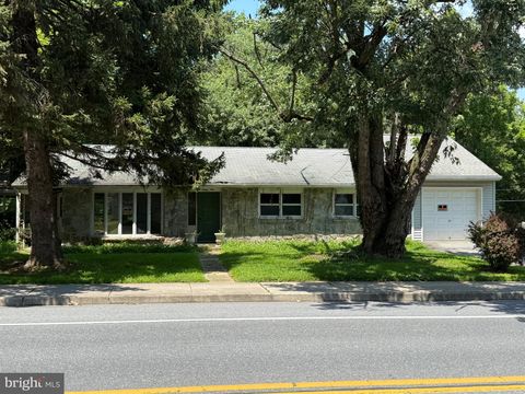 Photo of 839 S State Street, EPHRATA, PA 17522 (MLS # PALA2073398)