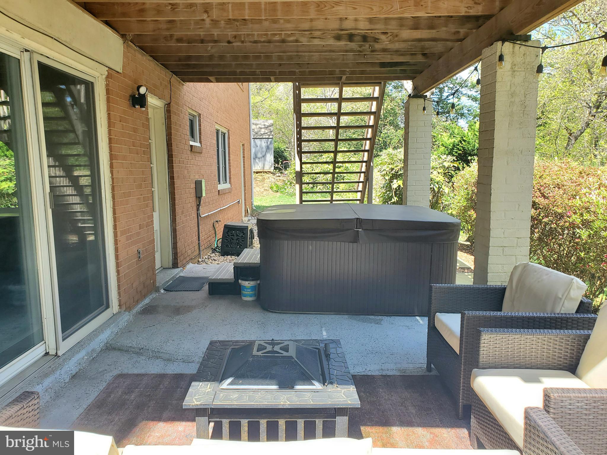 RIVERCREST - Residential Lease