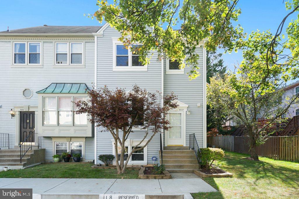 920 BAYRIDGE TERRACE
