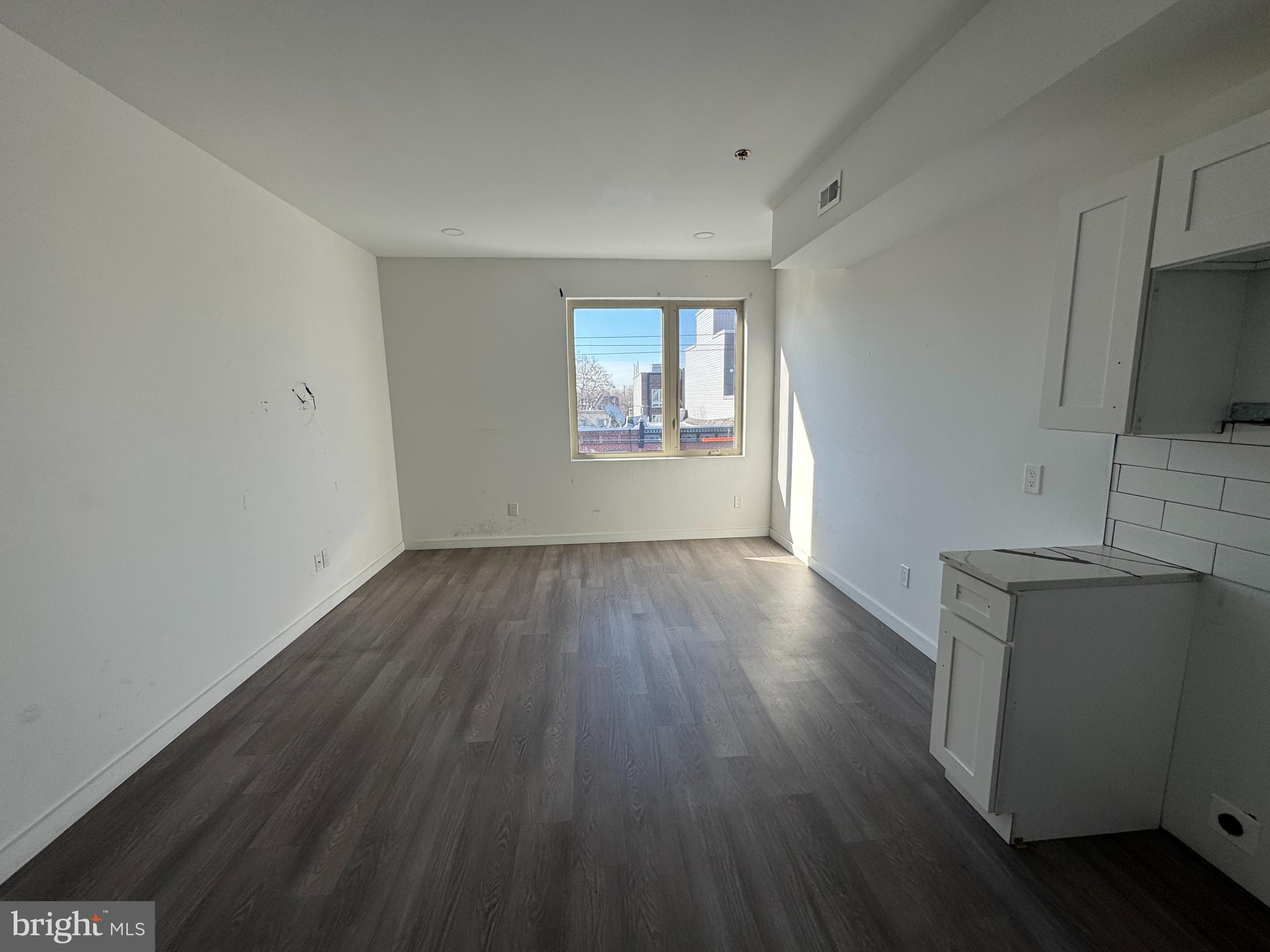 GRAYS FERRY - Residential Income