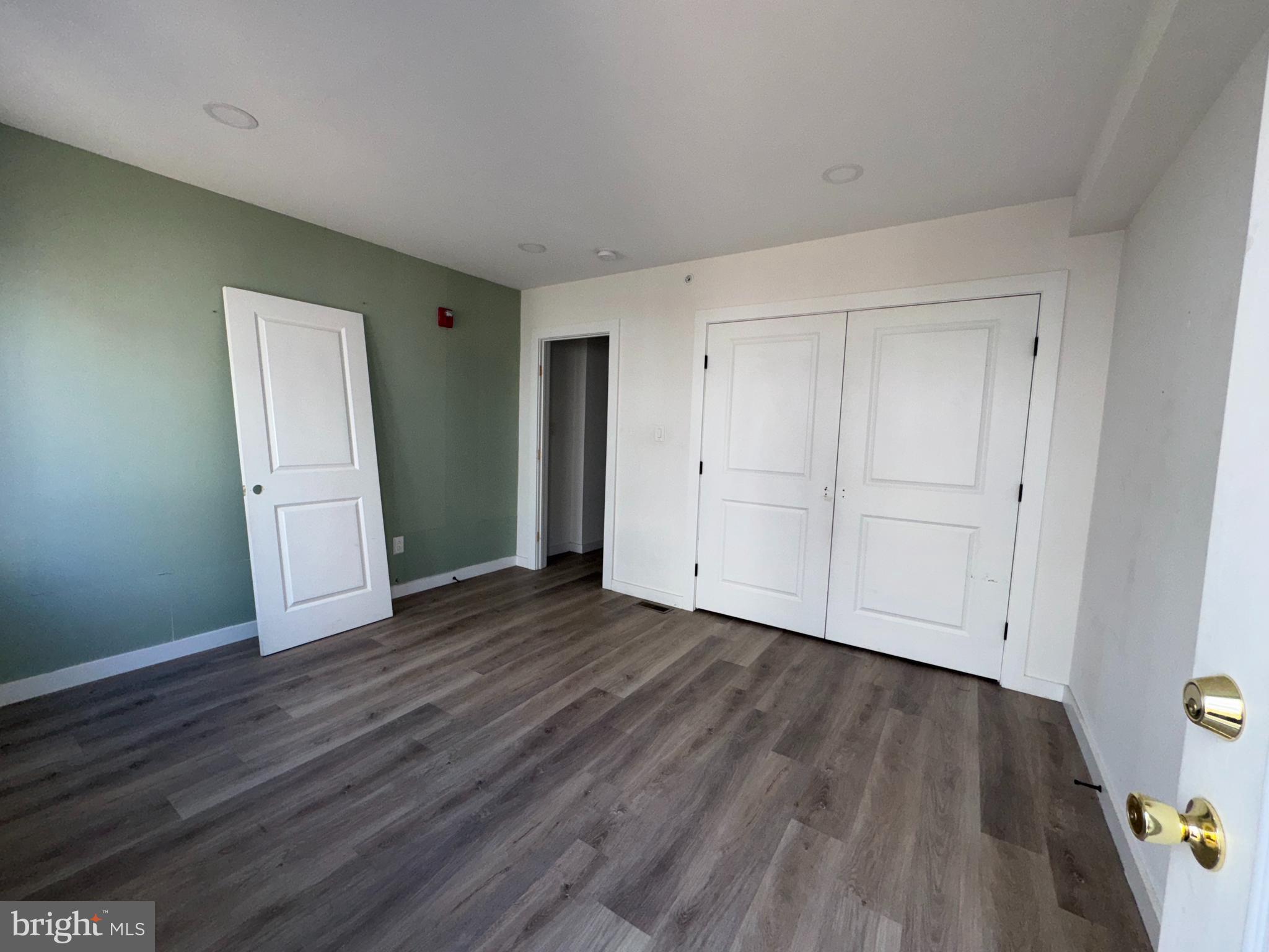 GRAYS FERRY - Residential Income