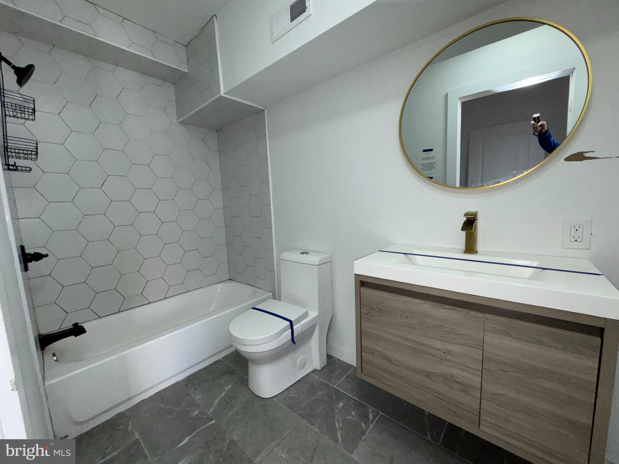 GRAYS FERRY - Residential Income