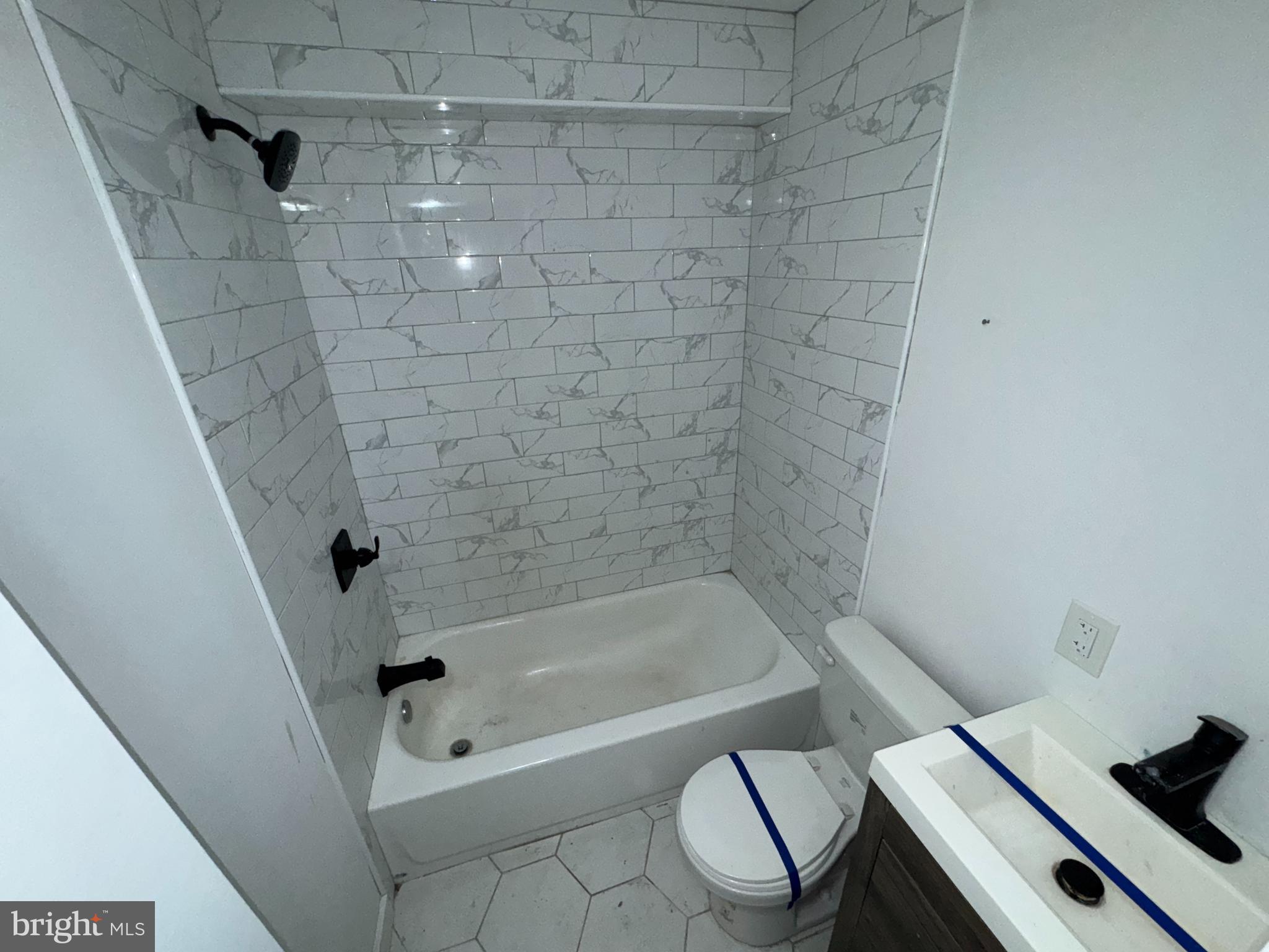 GRAYS FERRY - Residential Income