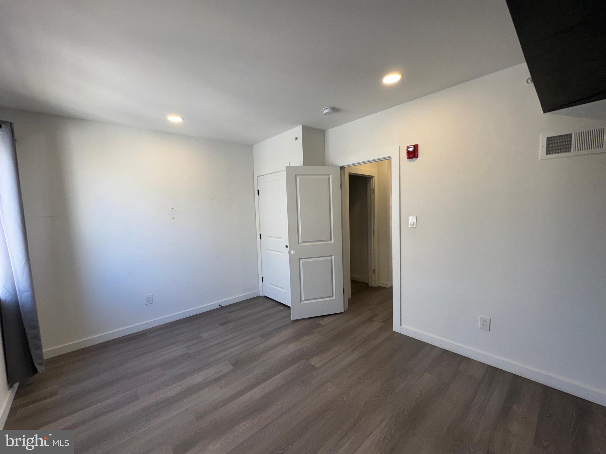 GRAYS FERRY - Residential Income