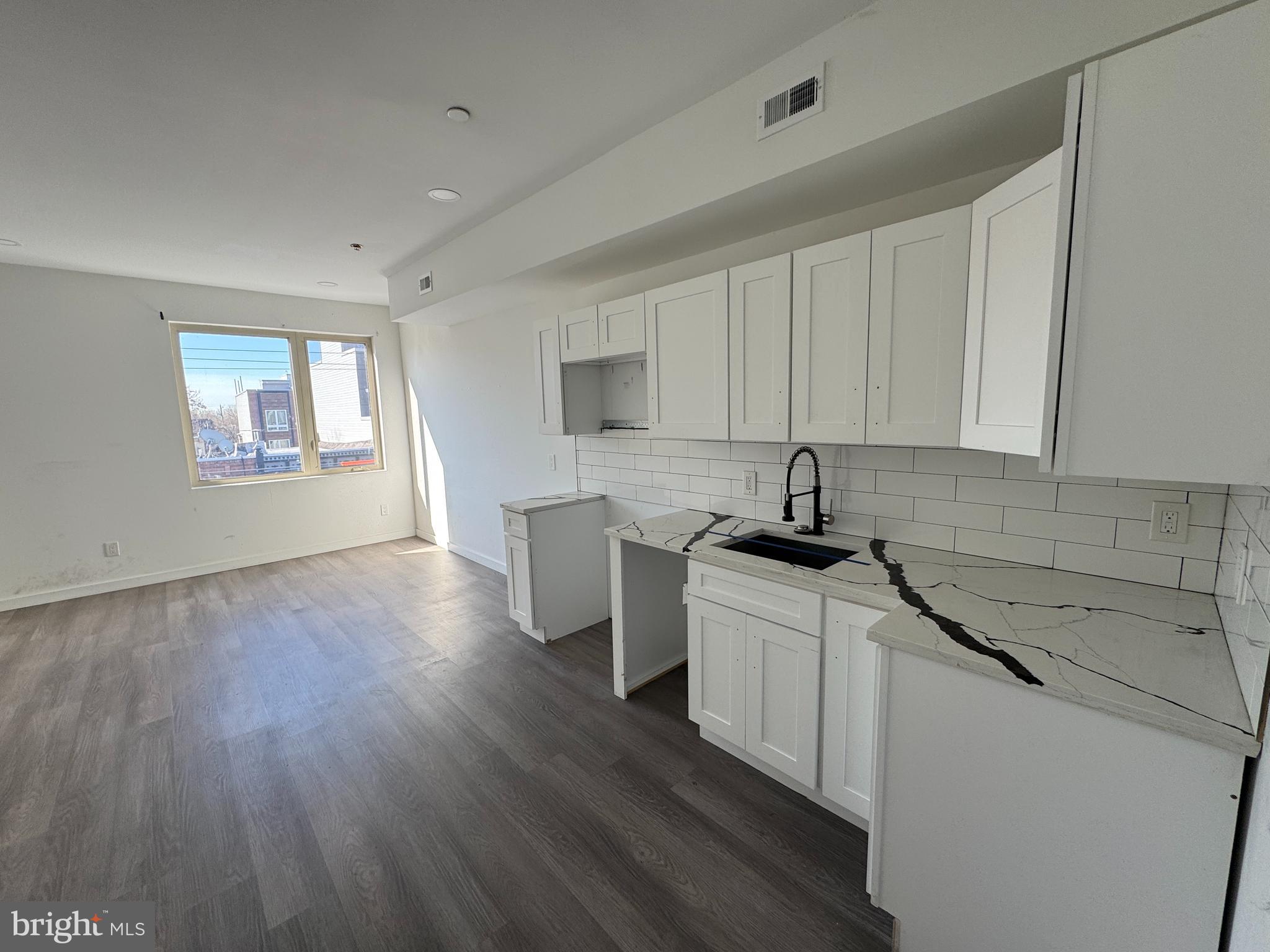 GRAYS FERRY - Residential Income